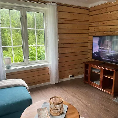Overnatting, Frittliggende Og Fredelig Velfjord