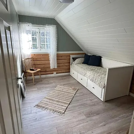 Overnatting, Frittliggende Og Fredelig Velfjord