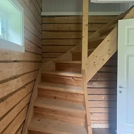 Overnatting, Frittliggende Og Fredelig Velfjord