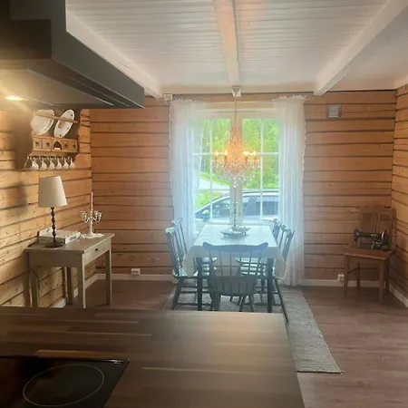 Overnatting, Frittliggende Og Fredelig Velfjord