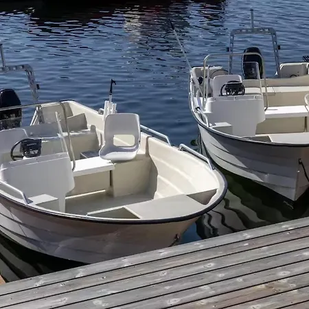 Overnatting, Frittliggende Og Fredelig Velfjord